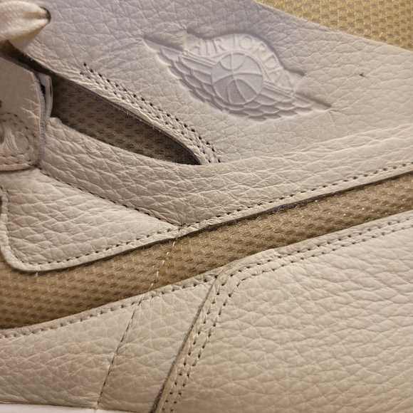 Nike Air Jordans Womens - Picture 6 of 13